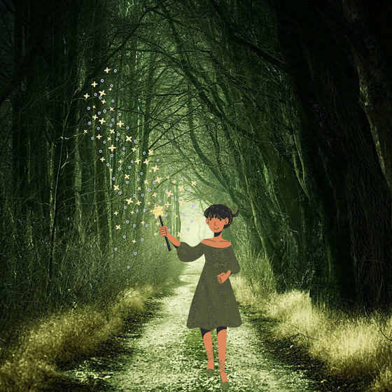 Älva med trollspö i skogen.