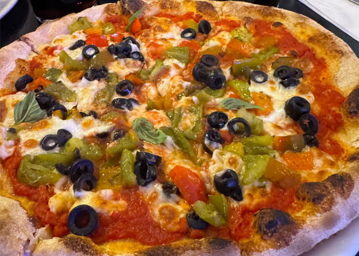 En pizza.