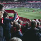 Publik på fotbollsmatch.
