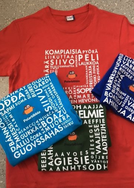 Polarbibblos t-shirtar.